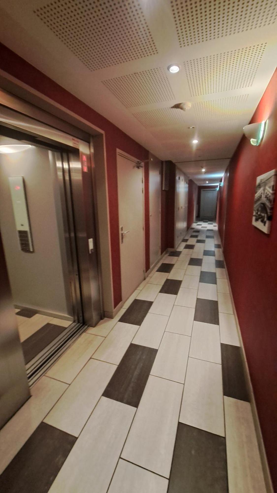 Appartement Cosy 3 Pieces Avec Garage Privatif Saint-Priest  Esterno foto